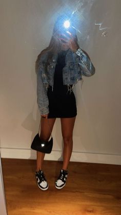 Cute Dresses To Wear On A Date, Cute Night Out Outfits, Jordan Style, Dress With Jean Jacket, Style Sportif, Dinner Outfits