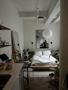 Small Bedroom Nyc Apartment, Small Studio Apartment Design Minimalist, Cement Floor Apartment, Studio Flat Interior Design, Madrid Studio Apartment, 480 Sq Ft Studio Apartment, Aesthetic Studio Apartment Layout, Parisian Studio Apartment Small Spaces, Studio Apartment 400 Sq Ft