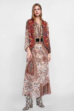 Embroidered Waistcoat, Ruffles Pattern, Bohemian Embroidery, Paisley Scarf, Viking Woman, Fur Clothing, What To Wear Today, Style Rock