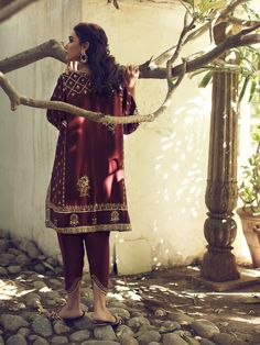 Indian Formals, Heavy Suits, Handwork Design, Pakistani Bridal Couture, Casual Bridal Dress, Boutique Outfits, Embroidery Boutique, Heavy Dresses, Colour Combinations Fashion