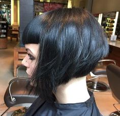 Graduated Bob Hairstyles, Graduated Bob Haircuts, Short Black Hair, Graduated Bob, Brown Hair Looks, Stacked Bob Haircut, Bob Hairstyles With Bangs, Short Bangs