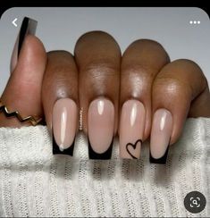 Cute Nails Acrylic Short Black, Simple Heart Acrylic Nails, Short Nail Designs With Black, French Tips Love Heart, Back French Tip Nails, Black Heart Manicure, Black French Heart Nails, Black Nail With Heart, Easy Nails Designs For Beginners