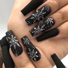 These 24pcs Matte Long Ballet Fake Nails Are Perfect For The Upcoming Winter Season! Each Nail Is Frosted Black With A White Snowflake Design, Giving It A Festive And Stylish Look. They Are Full Cover False Nails, Making Them Perfect For Women And Girls. They Are Easy To Apply And Remove, Making Them Perfect For Any Occasion. Rated 5***** Passion Of Essence Boutique Paznokcie Hello Kitty, Black And White Nail, Winter Nails Acrylic, Nagel Tips, Christmas Nails Acrylic, White Nail, Colorful Nail Designs, Festival Nails, Xmas Nails