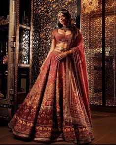 Red Lehenga Designs, Eugeniya Belousova, Trendy Outfits Indian, Wedding Lehenga Designs, Designer Bridal Lehenga, Bridal Lehenga Red, Indian Dresses Traditional, Red Lehenga, Indian Bridal Dress