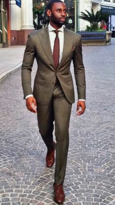 GQ Style Black Mens Fashion Suits, Terno Slim Fit, Groomsmen Tuxedos, Men Fashion Photo, Black Men Fashion Casual, Classy Suits, Black Men Fashion Swag, Bride Magazine