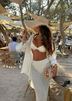 Miami Beach Outfits, Holiday Outfits Summer, Greece Outfit, Pool Party Outfits, Beachy Outfits, Ibiza Outfits, Summer Beach Outfit, Summer Fashion Outfits