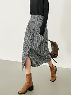 Button Down Tweed Boucle Maxi Skirt Boho Maxi Dress, Cardigan Tops, Business Outfits, Daily Look, Street Style Outfit, Style Elegant, Fitted Dress, Shopping List, Dress Length