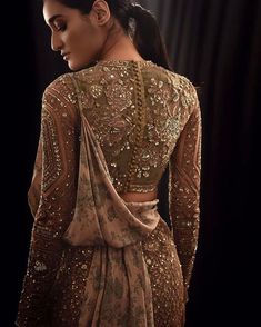 Pakistani Lengha, Lengha Blouse, Indian Designers, Sabyasachi Lehenga, Lehenga Blouse Designs, Blouse Back, Bridal Dress Fashion, Indian Bridal Dress, Saree Trends