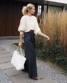 40s Mode, Black And White Outfit, Trouser Outfit, Style 2023, Wide Trousers, Fall Inspo, Straight Trousers