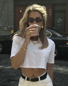 Sunglasses Aesthetic, Outfit Short, Outfit Simple, Jeans Outfits, Outfit White, Neue Outfits, Simple Outfit, Outfit Black