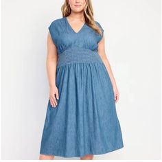 Nwt Old Navy Waist-Defined Midi Dress Color: Blue Wash Size Xl V-Neck Tie-Strap Nape Smocked Waist On-Seam Pockets Shirred Detail 100% Cotton, Machine Wash And Dry Fit & Sizing Relaxed Through Body With A Defined Waist Hits At Calf Model Is Approx. 5'9" And Wears Size Xl (18) Pet And Smoke Free House Midi Dress Blue, Defined Waist, Blue Midi Dress, Old Navy Dresses, Dress Blue, Chambray, Smocking, Neck Tie, Old Navy