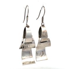 * Taxco 925 Sterling Silver Hammered Polished Modernist Triangle Dangle Earrings * Length: 2-5/16" Including The Hook * Width: 3/4" * Weight: 12.4 G * Marked: 925 * Tc-25 * Mexico * Fastening: Hook * Condition: As Pictured. * S6305 Modernist Jewelry, Hammered Earrings, The Hook, Hammered Silver, Etsy Earrings Dangle, Jewelry Earrings Studs, Wire Jewelry, Jewelry Inspiration, Dangle Earrings