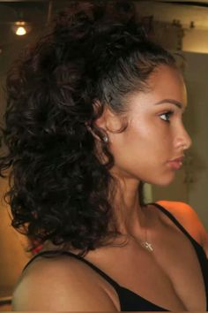 Hairdos For Curly Hair, Curly Hair Inspiration, Curly Girl Hairstyles, Baddie Hairstyles, Curly Hair Cuts, Short Curly Hair, Long Curly Hair, Long Curly, Aesthetic Hair