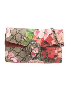 Gucci Shoulder BagNeutralsGG Supreme & Blooms PrintAntiqued Silver-Tone HardwareLeather TrimChain-Link Shoulder StrapLeather Trim EmbellishmentSuede LiningSnap Closure at Front Gucci Mini Bag, Dry Rose, Mini Chain Bag, Gucci Mini, Gucci Gifts, Gucci Handbags, Stylish Bag, Chanel Handbags, Chain Bags