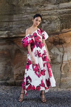 Off Shoulder Midi Dress, Flare Midi Dress, Midi Dress Fall, Tulip Sleeve, Dress With Sleeves, Tulip Dress, Pleated Top, Asymmetric Neckline, Denim Accessories