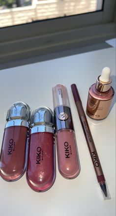 #Makeup#kikonilano#love#addiction Fake Lifestyle, Kiko Lipgloss, Aesthetic Instagram Accounts, Bridal Floral Crown, Makeup Drawer Organization, Makeup Pallets, Makeup Drawer, Diy Skin Care Routine, Fancy Watches