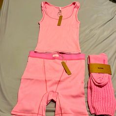 Skims Cotton Rib Collection Pink Tank Cropped Medium Boxer Short Small Slouch Skim Sock 6-10 Skims Outfit, Highschool Outfits, Expensive Stuff, Cute Online Clothing Stores, Xmas Wishlist, Birthday Goals, Xmas 2024, Slouch Socks, Handbag Essentials