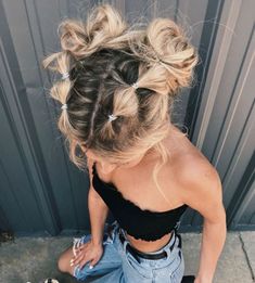 Cute summer season hairstyles concepts 2024 for stylish and easy seems, excellent for black girls Check more at https://howcandothis.com/womenstyle/cute-summer-season-hairstyles-concepts-2024-for-stylish-and-easy-seems-excellent-for-black-girls/ Rave Hair, Fest Outfits, Peinados Fáciles Para Cabello Corto, Hair Stylies, Work Hairstyles, Penteado Cabelo Curto, Hairdo For Long Hair, Hair Stylist Life, Easy Hairstyles For Long Hair