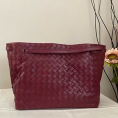 Bottega Veneta Intrecciato Large Garda Bag Shoulder Tote Bag Handbag Style # 600510 Vcpp1 Color : Bordeaux (Burgundy) Original Retail Us$2,950 Plus Tax This Lovely Bag Is Crafted From Leather And Features Open Top Design, Top Handles, Signature Intrecciato Wave. Genuine Leather Top Handle Hidden Snap Closure Inside 1 Zipper Pocket & 1 Slip Open Pocket Approx Measurement: W12.5inch H10.6inch D6.2inch Shoulder:14.9inch (W32cmh27cmd16cm Shoulder:38cm) Made In Italy New With Tag. Will Come With Orig Classic Woven Leather Shopping Bags, Classic Woven Leather Bags For Shopping, Office Shoulder Bag With Intrecciato Weave, Formal Intrecciato Weave Tote Bag, Classic Tote Bag With Intrecciato Weave, Elegant Woven Leather Pouch Bag, Formal Clutch With Woven Leather, Formal Pouch Shoulder Bag With Braided Handles, Classic Intrecciato Shoulder Bag For Shopping