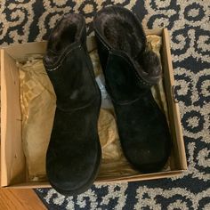 Black Uggs Gently Worn. Never Worn Without Socks. Clean And Free Of Any Odors. Comfortable Black Slip-on Boots, Comfortable Ankle-high Black Boots, Comfortable Black Ankle-high Boots, Black Uggs, Ugg Black, Womens Uggs, Ugg Shoes, Ugg Boots, Socks