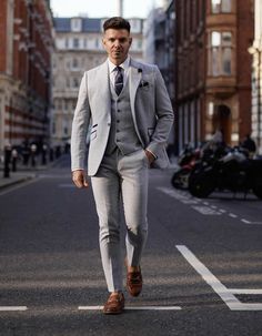 All Black Mens Fashion, Grey Suits, Tailor Made Suits, Animation Wallpaper, Smart Casual Menswear, To Start A Conversation, Blue Suit Wedding, Tweed Trousers, Mens Fashion Casual Winter