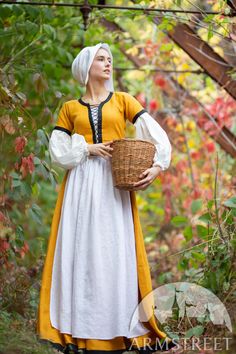 Medieval apron made of flax linen “Townswoman” for sale. Available in: natural flax linen, white flax linen :: by medieval store ArmStreet Peasant Style Medieval Dress For Larp, Medieval Apron, Cottage Girl, Peasant Costume, Medieval Girl, Medieval Peasant, Medieval Boots, Viking Shoes, Costume Armour