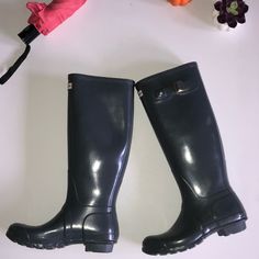 Women’s Original Classic Rainboot Size 8. Slate. Worn Once For A Photo Shoot. Rain Boots Women, Womens Rain Boots, Hunter Rain Boots, Hunter Shoes, Women Hunters, Size 8 Women, Boots Women, Winter Rain, Rubber Rain Boots