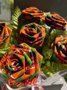 Dark Kente 6 Roses Gift Set Roses Gift, African Theme, African Accessories, Kente Cloth, African Head Wraps, Flower Diy, Rose Gift, Flower Diy Crafts, Kwanzaa