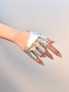 Cyberpunk Silver Futuristic Half Finger Gloves Futuristic Costumes Women, Cyberpunk Fashion Futuristic Clothing, Cybercore Accessories, Cyberpunk Hand, Future Fashion Futuristic, Cyberpunk Halloween, Retro Futuristic Fashion, Space Fiction, Futuristic Clothes