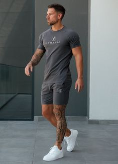 Product Details Men's Training T-Shirt Gym wear/Casual wear Regular fit Reflective branding, in White Set in sleeves Size and Fit Model is wearing: Size Medium Model's height: 5'11" Care and Material Machine wash at 30°C. 95% Cotton, 5% Elastane. Style Code: SST-A2C3F Men Activewear Photoshoot, Slim Fit Outfits For Men, Gym Outfit Men Fitness, Gym Fashion Men's, Athleisure Outfits Men