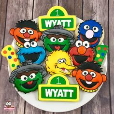 the sesame street cookies are decorated to look like characters