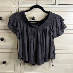 Off Shoulder Ruffle Sleeve Top Cut Out In Back Flowy And Beautiful Smocked Ruffle Sleeve Top, People Clothes, Ruffled Sleeve Top, Dnd Characters, Summer Clothes, Free People Tops, Off Shoulder, Sleeve Top, Cut Out