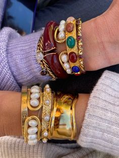 Bangles Outfit Style, Chelsey Aesthetic, Maxamilist Jewelry, Bangles Outfit, Bangles Aesthetic, Bangle Stack, Eclectic Jewelry, Vintage Bangles