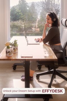 Aesthetic Clean Sleek Home Desk Inspo Home Desk Setup, L Shaped Desk Office, Small Office Design