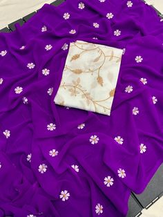 *Catalogue:- BABLI *
Rate  - 730*
🍁 *NEW DESIGN LAUNCH* 🍁

*Fabric* -*60 GRM Blooming SAREE  With GORGEOUS White and gold embroidery flowers work in All over saree with Beautiful WHITE COMBINATIONS FUMKA  ON PALLU*

*Work* - *Saree EMBROIDERY work with Beautiful look*

*Blouse fabric* - *BANGLORY MONO SOFT SILK   With Uniq EMBROIDERY work IN ALL OVER BLOUSE 👚 *

*

*FULL Stock*

*WE  BELIEVE  IN  QUALITY*

🍁🍁🍁🍁🍁🍁