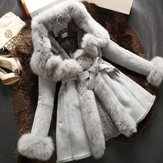 Real Fur Coat, Fabulous Furs, Fur Coats, Fur Fashion, Women Leather, Real Fur, Sweater Coats, Outerwear Women