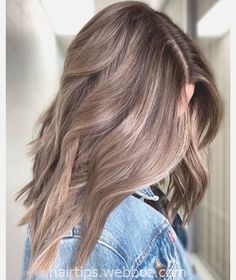 Gorgeous Hair Color, Hair Color Light Brown, Brown Hair Balayage, Winter Hair Color, Brown Blonde Hair, Hair Inspiration Color, Winter Hairstyles, Hair Envy, Light Brown Hair