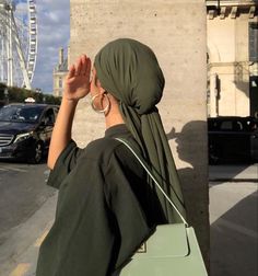 Hijabi Outfit Inspiration, Christian Veils, Green Hijab, Turban Hijab, Hijabi Outfit, Hijab Style Tutorial