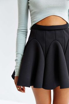 Neoprene Fashion, Neoprene Skirt, Sporty Outfits, Skirt Design, Looks Style, Skirt Pattern