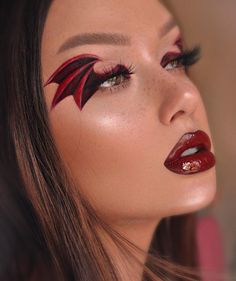 Dragon Eyeliner, Halloween Eyeshadow, Artsy Makeup, Holloween Makeup, Joker Makeup, Eyeliner Black, Face Paint Makeup, Face Art Makeup