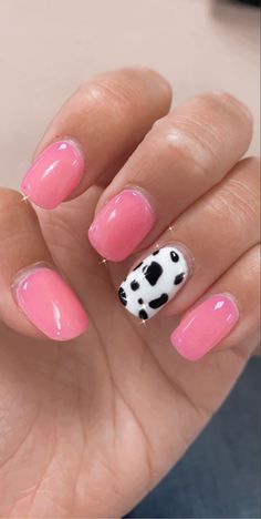 Kids Nail Designs Simple Cute, Easy Kids Nail Designs, Short Gel Nail Designs Summer Hot Pink, Cute Summer Nails For Teens, Pink Smiley Face Nails Short, Cute Summer Nails For Kids, Little Kid Nail Designs Easy, Cute Nails For Kids 11-12, Girl Nails Kids