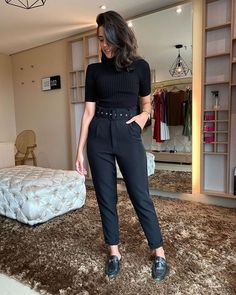 Mules Outfit, Look Office, Black Mules, Business Casual Outfits For Women, Elegante Casual, Casual Chic Outfit, Casual Work Outfits, Work Outfits Women, Formal Outfit