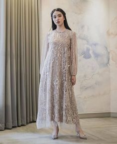 Payet Dress Brokat, Dress Brokat Modern Simple, Outer Ideas, Raya Outfit, Wedding Kebaya, Dress Lebaran, Model Dress Kebaya, Embroidery Modern