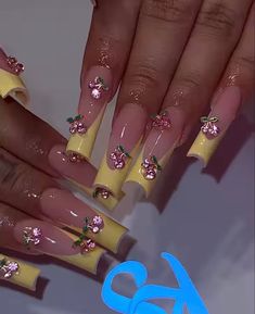 Yellow Bling Nails, Shiny Nails Designs, Nails Only, Acrylic Nails Coffin, Yellow Nails