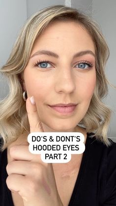 Michèle Clausen | HOODED EYES 2 SHADOW LOOK ✅ Say goodbye to complicated makeup routines! 💁‍♀️ With just 2 eyeshadows, I’ll show you how to achieve a... | Instagram Eyeshadow To Open Up Eyes, How To Hooded Eye Makeup, Eye Makeup Heavy Eyelids, Open Eye Makeup Tutorial, Eye Crease Makeup Hooded Eyelids, Eye Makeup To Brighten Eyes, Closed Eyelids Makeup, Awake Eyes Makeup, Eyeshadow For Deep Set Eyes How To Apply