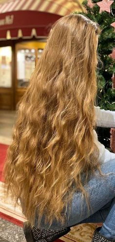 Long Golden Hair, Witchy Hair, Hair Job, Extremely Long Hair, Extra Long Hair, Rapunzel Hair, Long Blond, Long Hair Pictures, Golden Hair