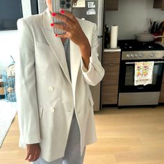 Great Condition Size Xs/S Off White Blazer, The Frankie Shop, Frankie Shop, White Blazer, Suit Jackets, Colored Blazer, Blazer Suit, Double Breasted, Suit Jacket