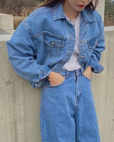 Jacket Outfit Casual, Cropped Denim Jacket Outfit, Jean Outfit, Denim Jacket Outfit, Loungewear Outfits, Korean Casual Outfits, Outfit Mujer, Double Denim, Jacket Outfit