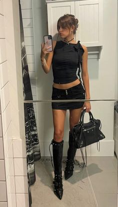 Night Out Knee High Boots Outfit, 90s Fashion Dolce Gabbana, Futuristic Baddie Outfits, Shoulder Chain Outfit, Dorm Party Outfit, Skirt And Boots Outfit Night Out, Going Out In La Outfits, Styling Boots In Summer, Paris 90s Fashion