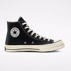 Converse Chuck 70 Hi Black/Egret Converse Styling Converse High Tops, Black Chuck Taylors, Black Chucks, Mode Swag, Black High Top Converse, Black Converse, Converse Chuck 70, Outfits With Converse, Black High Tops